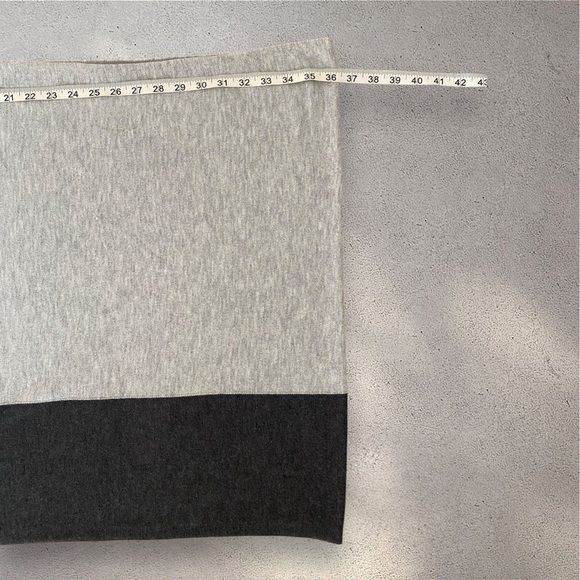 LOFT Sweater Knit Soft Grey & Charcoal Colorblock Poncho One Size - Picture 10 of 12